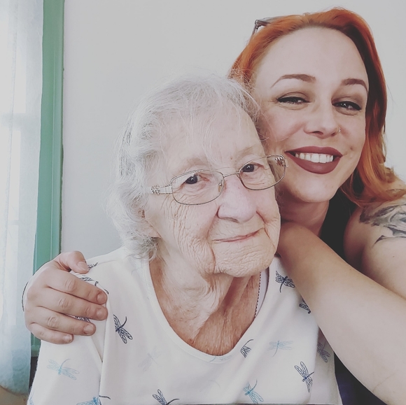 Meet your Posher, Jo - Picture 2 of 10